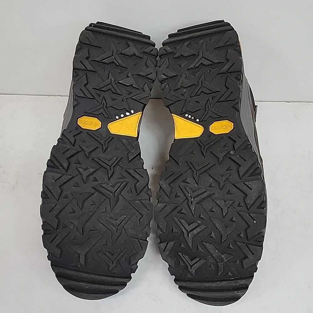 THE NORTH FACE Hedgehog Brown Hiking Trail 11.5 Mens Vibram‎ Soles Waterproof